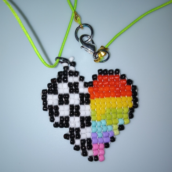 Handmade beaded colorful black and white checkered heart pendant necklace - Picture 9 of 9